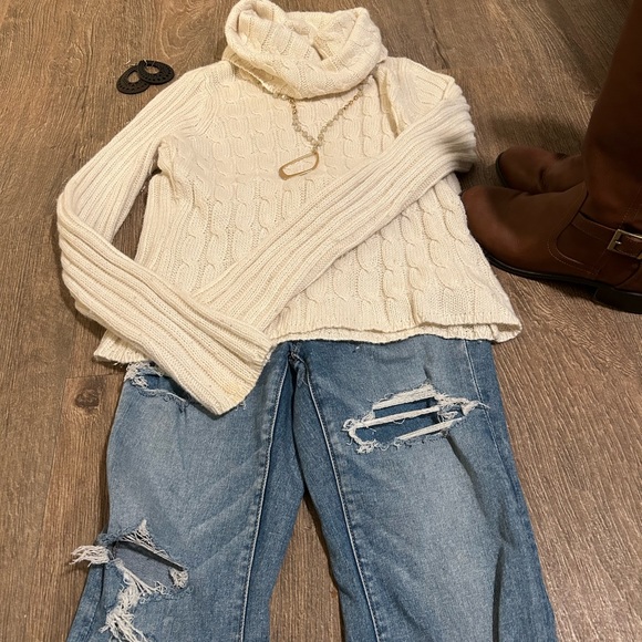 Liz Claiborne Sweater - Picture 2 of 3